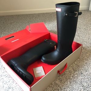 NWT/in box Women’s Hunter Rain Boots